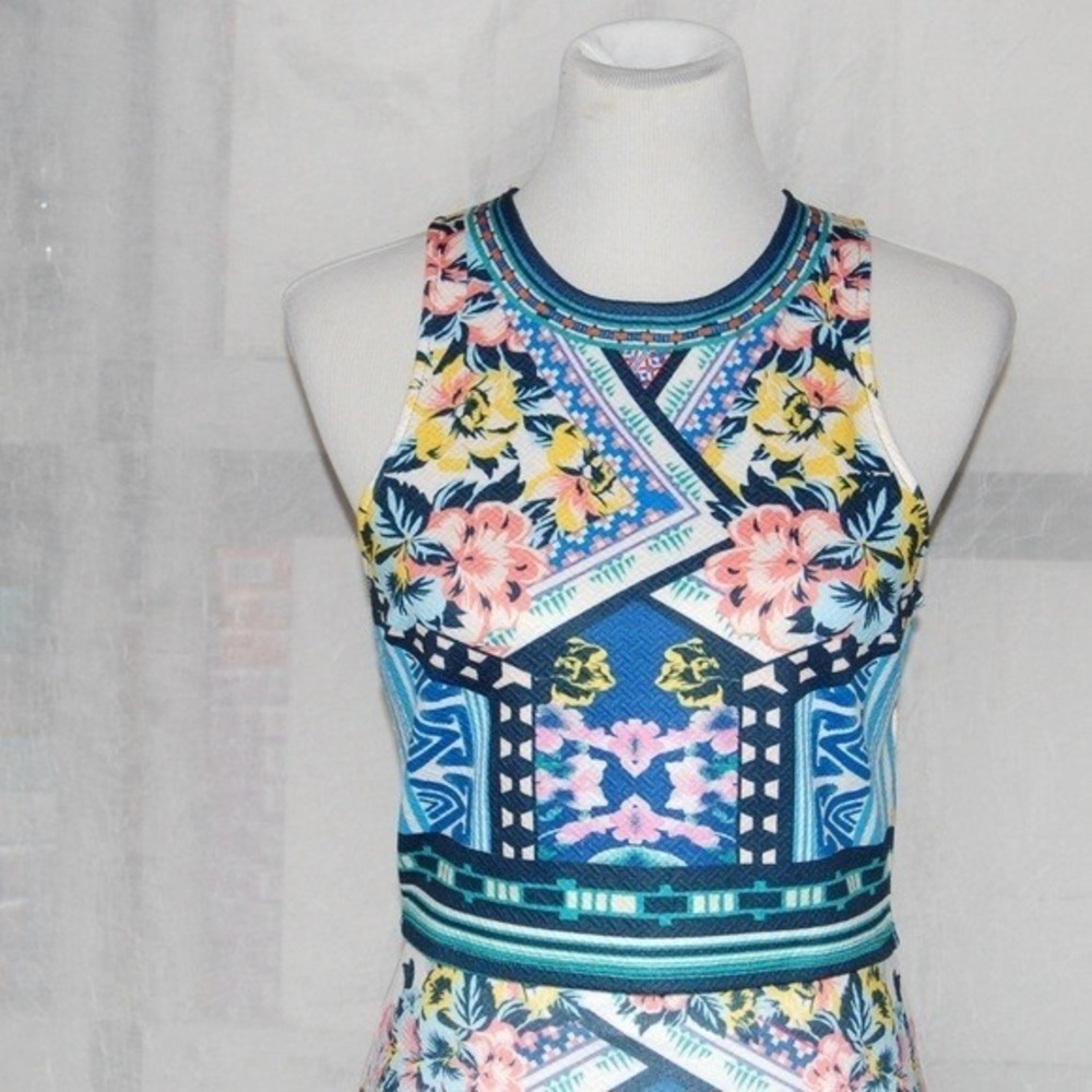 Jealous‎ Tomato Floral Geometric Crop Top Sleeveless Blue Pink Yellow Small